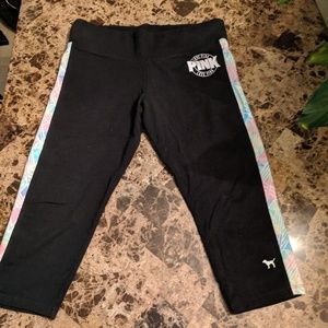 VS PINK Yoga capris! Size Large💥